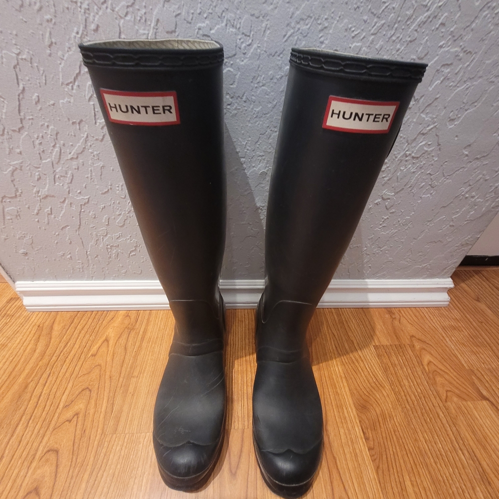 Hunter Navy Rubber Rain Boots